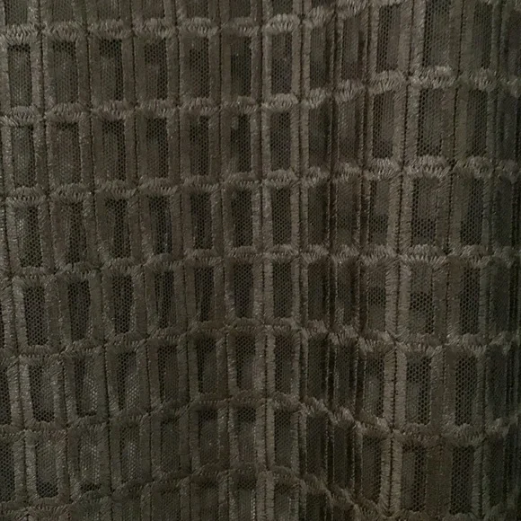 Banana Republic Women’s Blouse - Picture 2 of 5